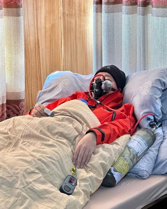 [서울=뉴시스] 배우 이시영이 히말라야 등반 중인 근황을 공개했다. 2023.11.01. (사진=이시영 인스타그램 캡처) photo@newsis.com *재판매 및 DB 금지