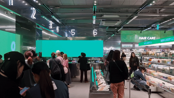 [서울=뉴시스]이준호 기자='올리브영 명동 타운' 매장.2023.11.01.Juno22@newsis.com *재판매 및 DB 금지 *재판매 및 DB 금지