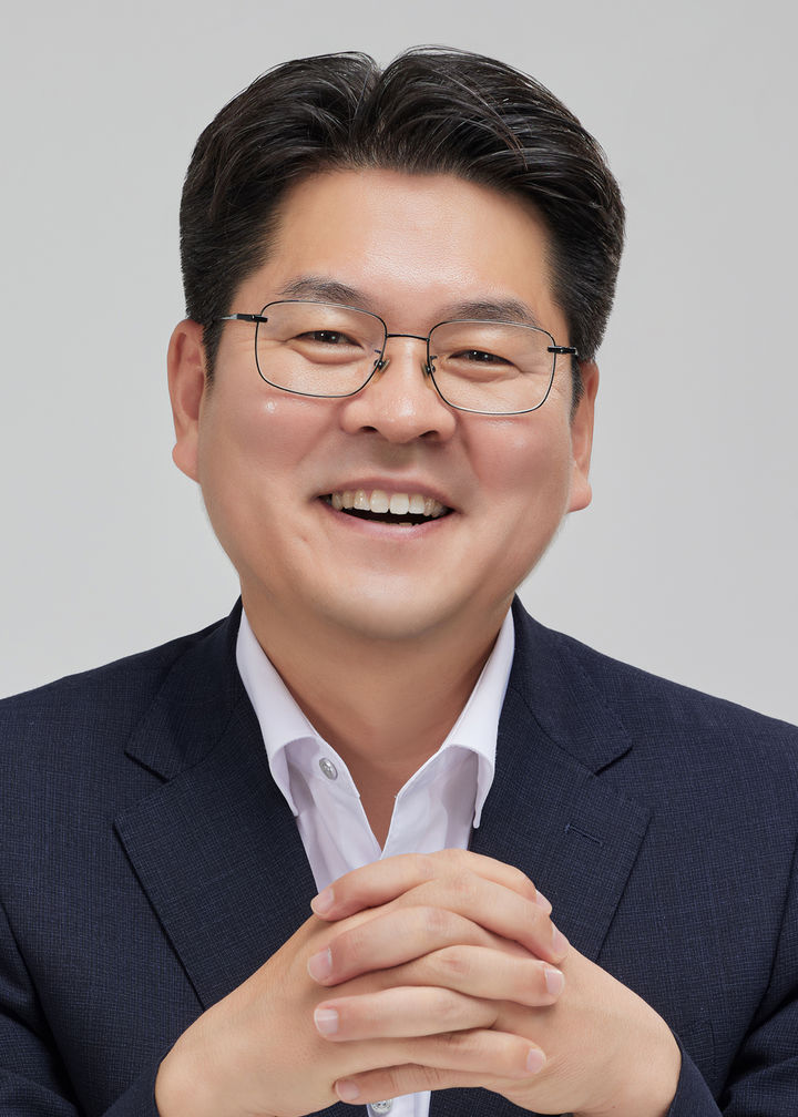 [대구=뉴시스]대구 동구갑에서 내년 총선 출마를 준비하고 있는 임재화 전 대구고등법원 판사. 뉴시스DB. 2023.11.02 photo@newsis.com *재판매 및 DB 금지