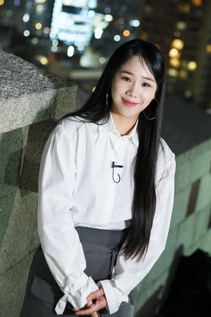 [서울=뉴시스] 가수 유성은이 2일 신곡 '별을 따라가면 네게 닿을 수 있을까(별.따.네)'를 발표했다. (사진=티알엔터테인먼 제공) 2023.11.02.  *재판매 및 DB 금지