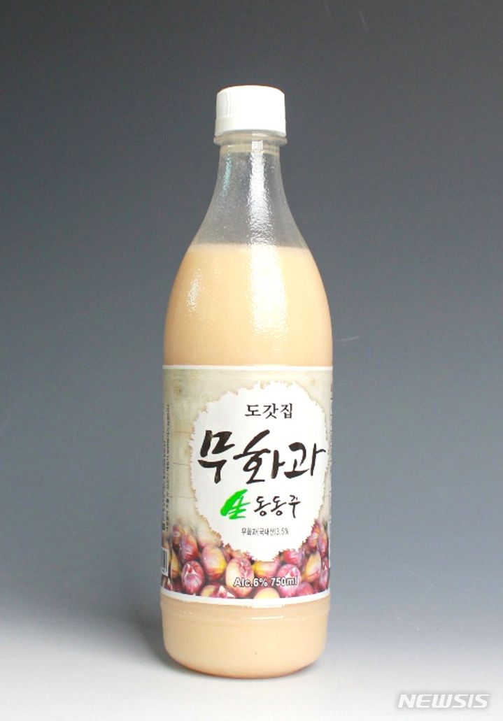 [무안=뉴시스] 전남도가 11월 남도 전통주로 선정한 영암 도갓집 '무화과 생동동주'.(사진=전남도 제공) 2023.11.03. photo2newsis.com *재판매 및 DB 금지