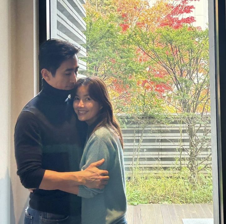 [서울=뉴시스] 차인표(왼쪽), 신애라. (사진=차인표 인스타그램 캡처) 2023.11.05. photo@newsis.com *재판매 및 DB 금지