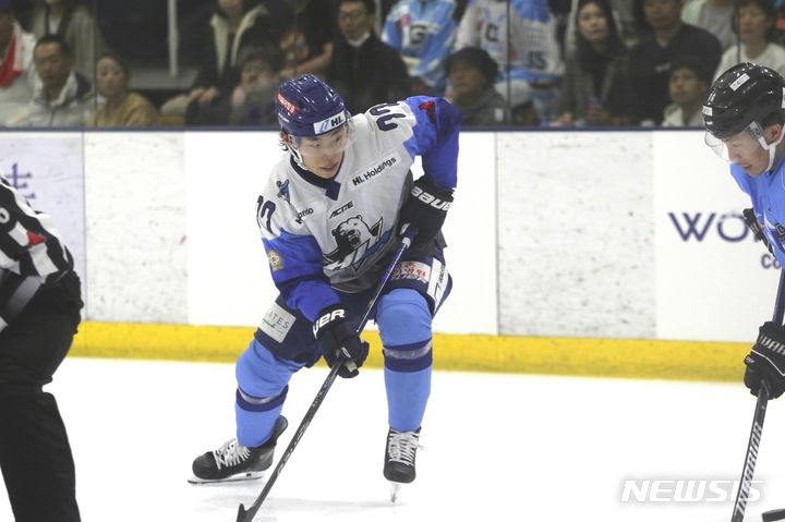 [서울=뉴시스] 아이스하키 HL 안양 이총민 (사진=HL 안양 제공)