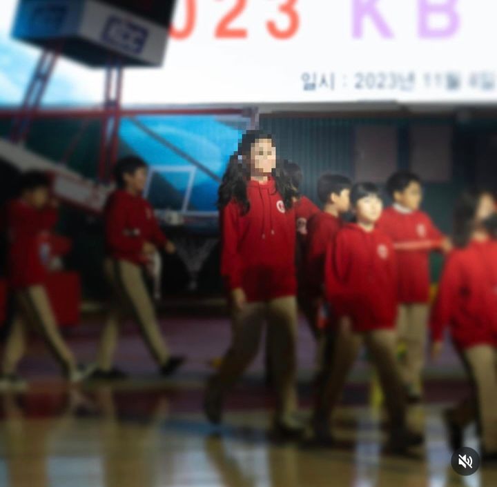 [서울=뉴시스] 엄태웅, 윤혜진의 딸 엄지온 양. (사진=윤혜진 인스타그램 캡처) 2023.11.07. photo@newsis.com *재판매 및 DB 금지