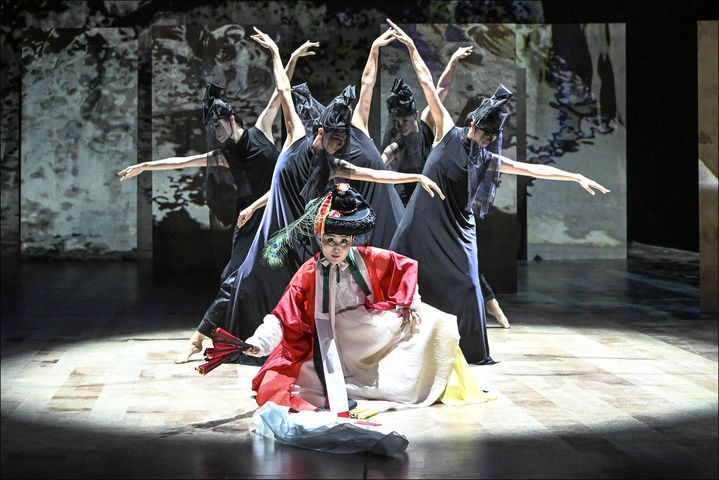 [서울=뉴시스]'엘리자베스 기덕' 공연 사진. (사진=세종문화회관 서울시무용단 제공) 2023.11.07. photo@newsis.com *재판매 및 DB 금지