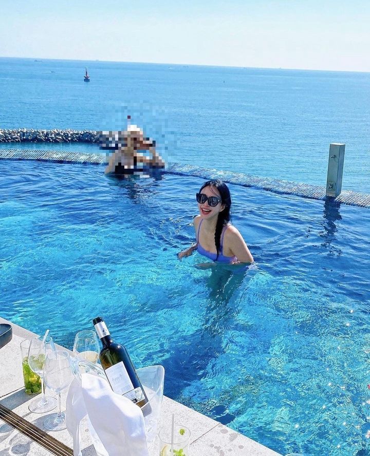 [서울=뉴시스] 배우 한예슬이 8일 자신의 인스타그램에 "걸스 온리(Girls Only)"라고 적고 여러 장의 사진을 올렸다. (사진=한예슬 인스타그램 캡처) 2023.11.08. photo@newsis.com *재판매 및 DB 금지