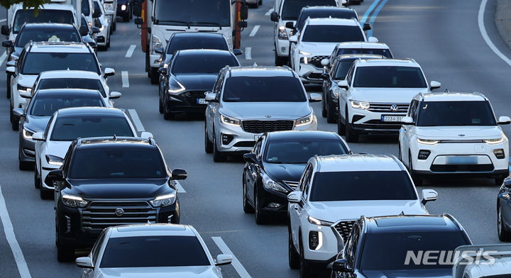 할인 경쟁 불붙은 수입차...소비자 선택 폭 넓어진다 - 뉴스 썸네일 이미지