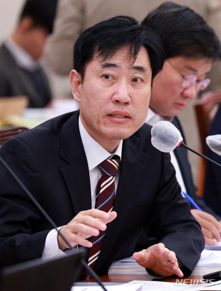 [서울=뉴시스] 고범준 기자 = 하태경 국민의힘 의원이 9일 오전 서울 여의도 국회에서 열린 외교통일위원회 전체회의에서 발언하고 있다. 2023.11.09. bjko@newsis.com