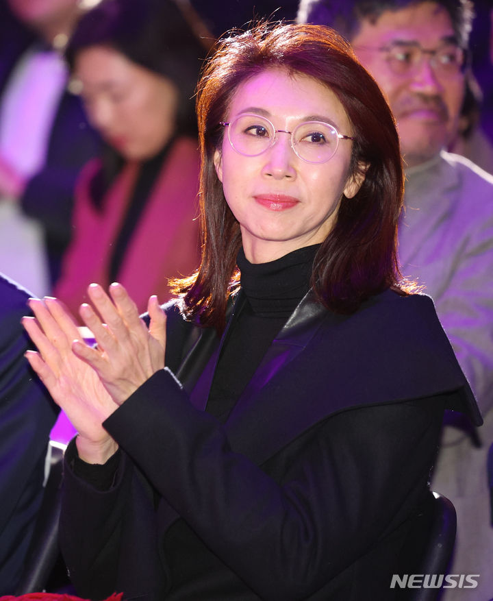 [서울=뉴시스] 황준선 기자 = 노소영 아트센터 나비 관장이 지난해 11월10일 오후 서울 중구 문화역서울284에서 열린 서울융합예술페스티벌 언폴드엑스 2023 개막식에 참석해 있다. 2023.11.10. hwang@newsis.com