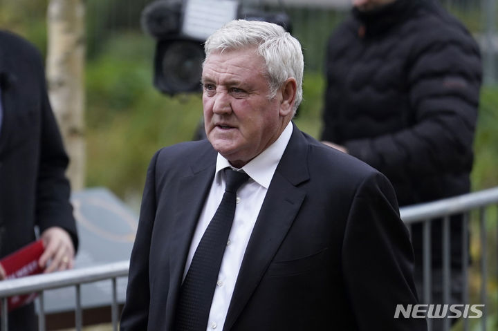 [맨체스터=AP/뉴시스]스티브 브루스 전 감독