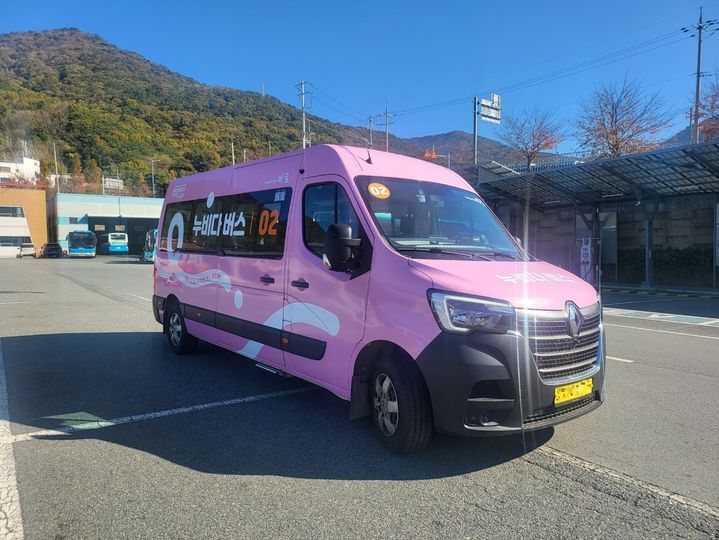 [창원=뉴시스] 경남 창원시의 수요응답형(DRT) 서비스인 '누비다 버스'. photo@newsis.com *재판매 및 DB 금지