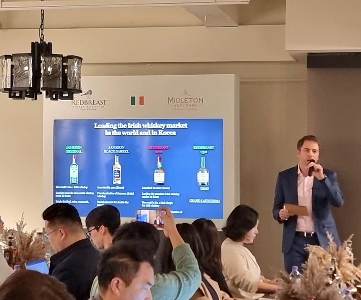 [서울=뉴시스] 구예지 기자 = 13일 서울시 강남구에 위치한 메종 르 서클에서 열린 기자간담회에서 페르노리카코리아 마케팅 총괄 미구엘 파스칼 전무가 발언하고 있다. *재판매 및 DB 금지