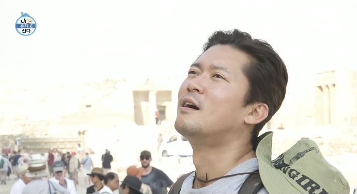 [서울=뉴시스] 지난 17일 방송된 MBC TV 예능물 '나 혼자 산다'(이하 '나혼산')에서 이집트로 휴가를 떠난 김대호 MBC 아나운서의 모습이 공개됐다. (사진=MBC TV 예능물 '나 혼자 산다' 캡처) 2023.11.18. photo@newsis.com *재판매 및 DB 금지