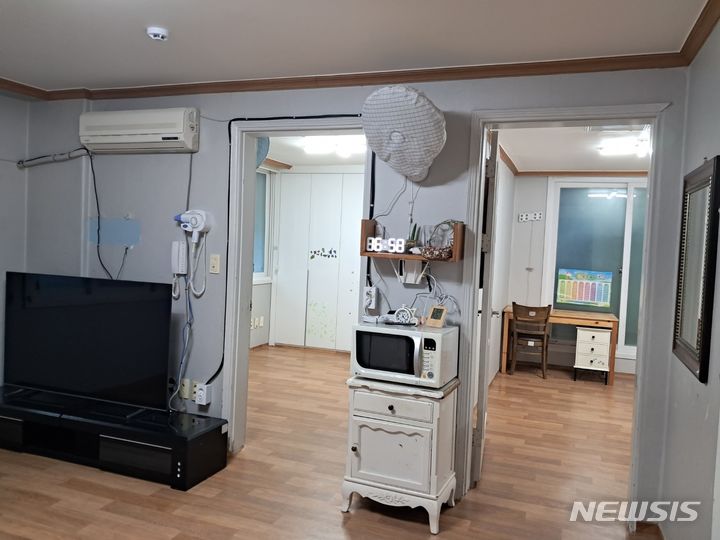 [서울=뉴시스]여성가족부에서 운영하는 대전시에 위치하는 '폭력피해 이주여성 보호시설'의 내부. (사진=폭력피해 이주여성 보호시설 제공) 2023.11.25.