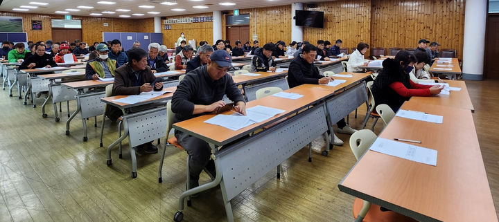 창녕군이 외국인계절근로자 고용주 대상 설명회를 하고 있다. (사진=창녕군 제공) *재판매 및 DB 금지