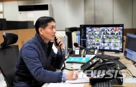 [서울=뉴시스]올해 서울교통공사 으뜸관제사에 선정된 제2관제센터 이정주 차장. (사진=서울교통공사 제공). 2023.11.20. photo@newsis.com