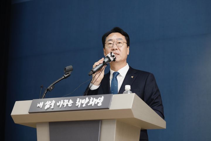 정명근 화성시장이 21일 '상상이 현실이 되는 100만 화성, 새로운 출발'이라는 주제로 기자회견을 열었다.(사진=화성시 제공) *재판매 및 DB 금지