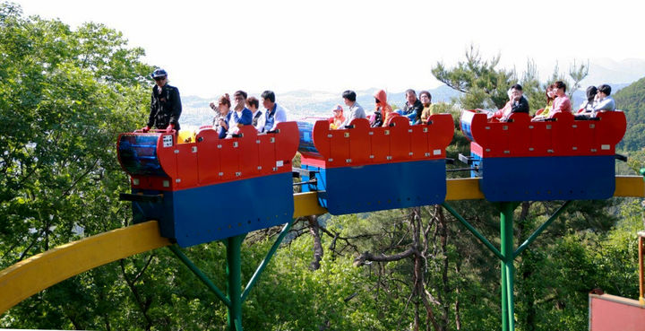 [광주=뉴시스] 지산유원지 모노레일 (사진 = 지산유원지 누리집 갈무리) 2023.11.21.photo@newsis.com *재판매 및 DB 금지
