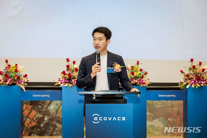 [서울=뉴시스] 로봇가전 브랜드 에코백스는 동남아시아·글로벌 시장에서의 경쟁력 강화를 위해 싱가포르에 지사를 운영한다고 23일 밝혔다. (사진=에코백스 제공) 2023.11.23. photo@newsis.com