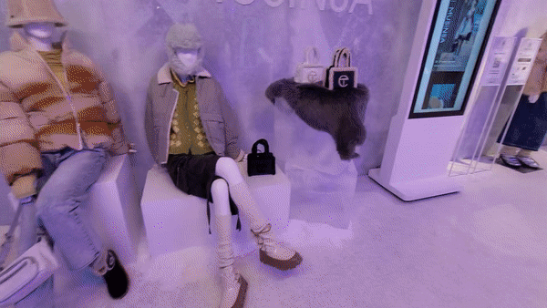 [서울=뉴시스] 박미선 기자=22일 서울 성동구 성수동에서 열린 '어그' 팝업스토어에 전시된 무신사 협업 컬렉션의 모습. *재판매 및 DB 금지