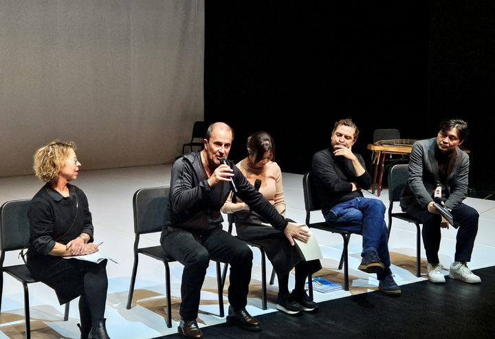 다원예술 '제자리' 연출가 미셸 슈와이저. (왼쪽에서 두번째) 박주연 기자 photo@newsis.com *재판매 및 DB 금지