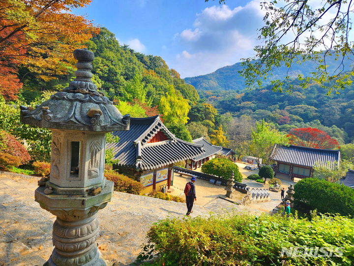 [안성=뉴시스] 동상 -김태환(가을의 순례자) (사진 = 안성시 제공)