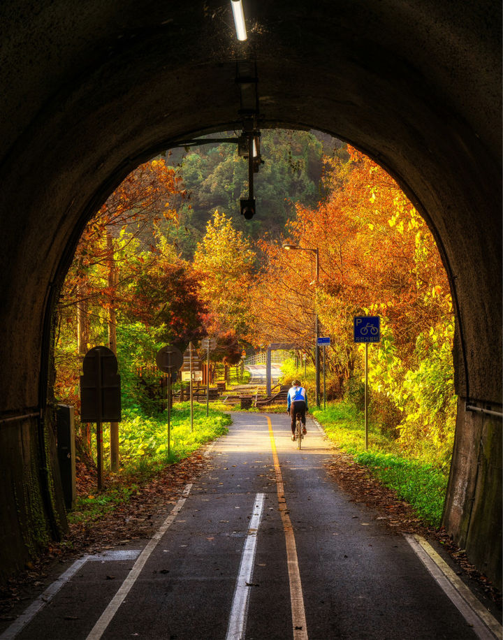 제9회 양평 관광사진 공모전에서 대상을 수상한 '부용2터널을 달리는 자전거' (사진=양평군 제공) *재판매 및 DB 금지 *재판매 및 DB 금지