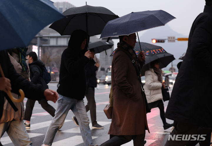 충남권 눈 내리고 바람 불어 체감온도↓…아침 최저 영하 6도
