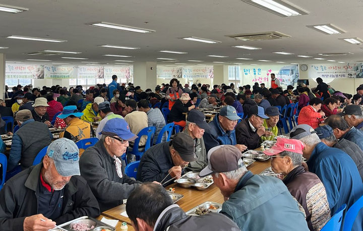 [목포=뉴시스] 목포시 '참! 좋은 사랑의 밥차'. *재판매 및 DB 금지