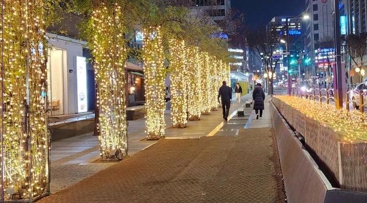 [대구=뉴시스] 대구 동성로 관광안내소 앞에서 오는 1일 오후 6시 '2023 중앙로 빛축제' 점등식이 열린다. (사진 = 대구시 중구 제공) 2023.11.29. photo@newsis.com  *재판매 및 DB 금지