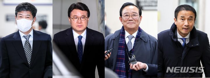 [서울=뉴시스] 정병혁 기자 = '청와대 하명수사 및 선거개입 의혹' 선고 공판이 열린 29일 서울 서초구 서울중앙지방법원에서 백원우 전 청와대 민정비서관,  황운하 더불어민주당 의원, 송철호 전 울산시장, 한병도 더불어민주당 의원이 재판에 출석하고 있다. 2023.11.29. jhope@newsis.com