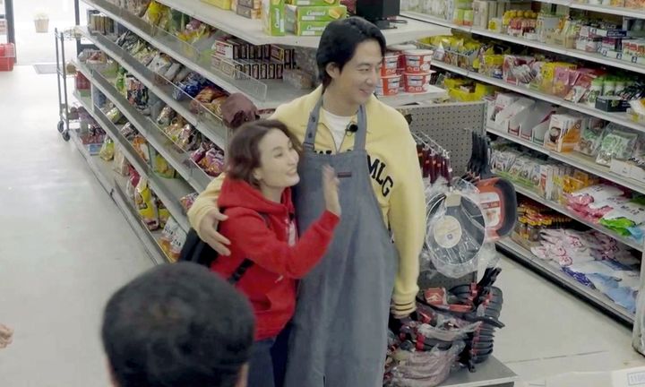 [서울=뉴시스] 30일 오후 8시45분에 방송되는 tvN '어쩌다 사장3' 6회에서는 신입 알바 박경림이 합류한다. (사진=tvN '어쩌다 사장3' 제공) 2023.11.30. photo@newsis.com *재판매 및 DB 금지