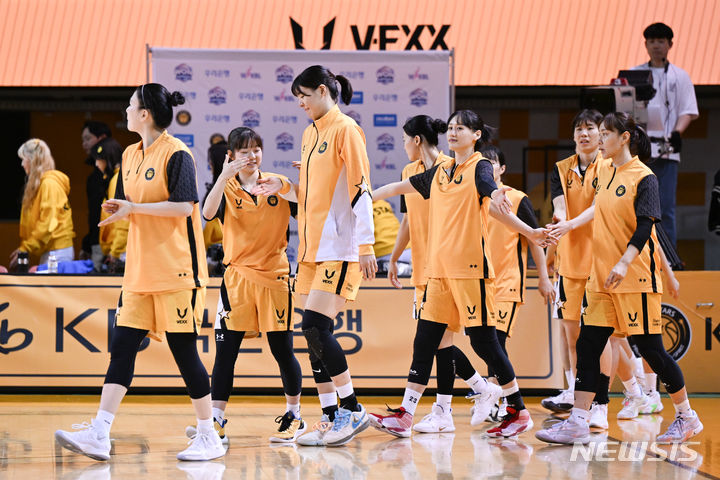 [서울=뉴시스]여자농구 청주 KB국민은행 (사진 = WKBL 제공)