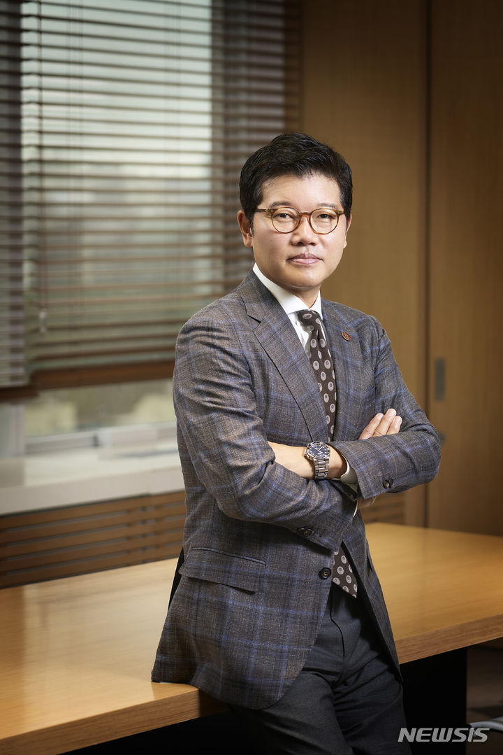 [서울=뉴시스]유석진 코오롱FnC 대표이사 사장.2023.12.02.(사진=코오롱인터스트리FnC 제공)photo@newsis.com