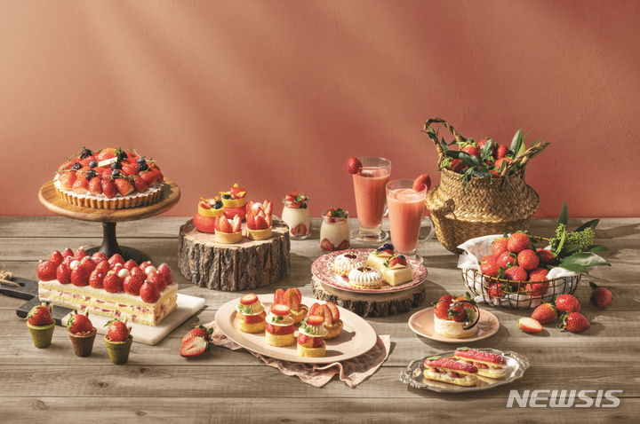 [서울=뉴시스] 서울드래곤시티 '딸기 스튜디오'. (사진=서울드래곤시티 제공)