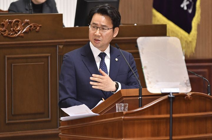 [진주=뉴시스] 진주시의회 윤성관 의원, 시정질의. *재판매 및 DB 금지