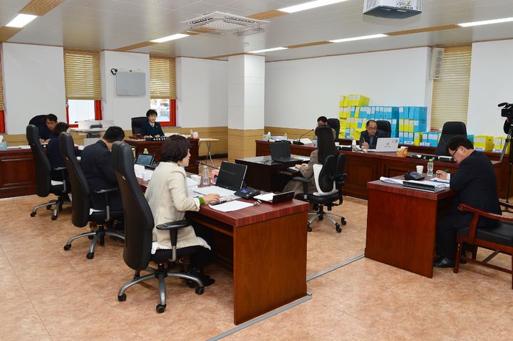 제천시의회 자치행정위원회 행정사무감사 모습. *재판매 및 DB 금지