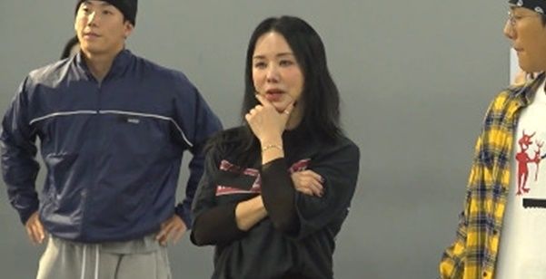 [서울=뉴시스] '전지적 참견 시점' 엄정화. (사진 = MBC TV 제공) 2023.12.02. photo@newsis.com *재판매 및 DB 금지