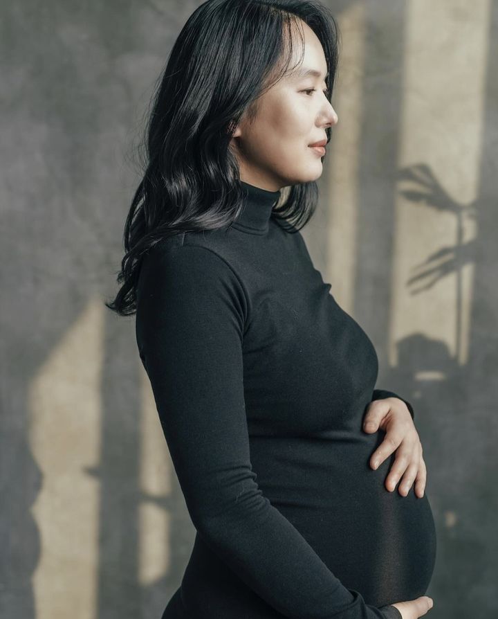 [서울=뉴시스] 윤진서. (사진=윤진서 인스타그램 캡처) 2023.12.04. photo@newsis.com *재판매 및 DB 금지