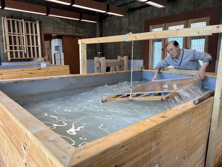 전통한지 외발뜨기 모습. *재판매 및 DB 금지