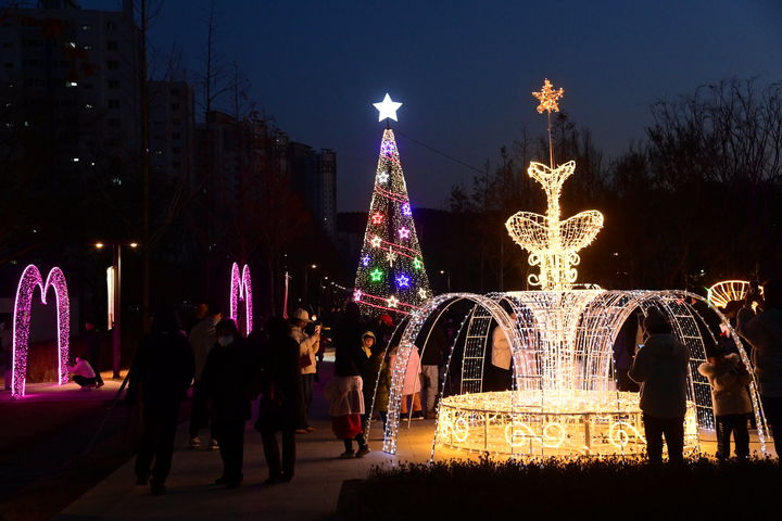 [진주=뉴시스] 진주시, 크리스마스트리 참빛문화축제. *재판매 및 DB 금지