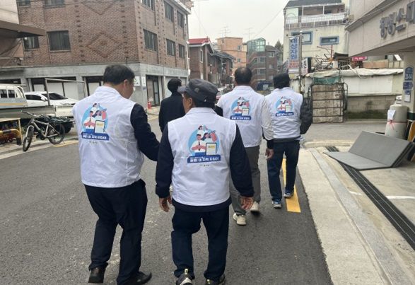 [서울=뉴시스]강서구 '내 지역 지킴이' 주민순찰