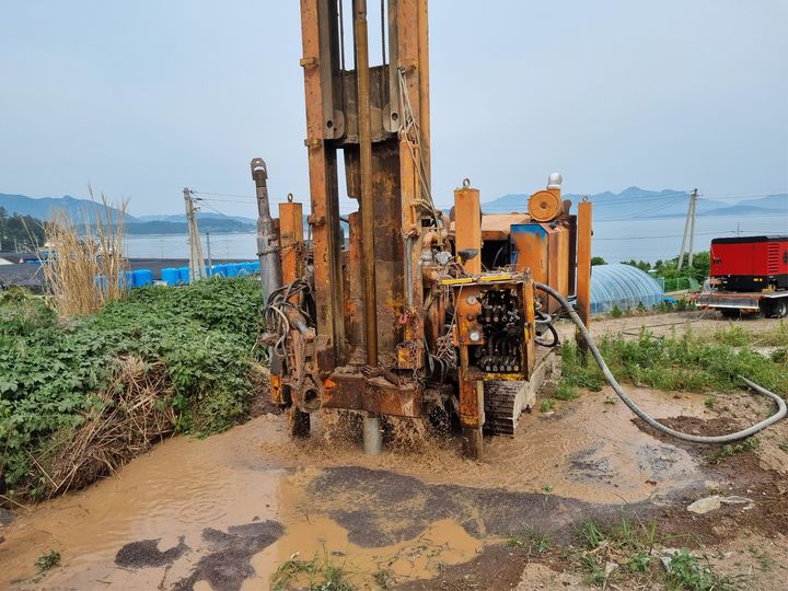 [광주=뉴시스] 구길용 기자 = 완도군은 6일 겨울 가뭄에 대비해 관정 개발 등 농업용수 확보에 나섰다고 밝혔다. (사진=완도군 제공). 2023.12.06. photo@newsis.com *재판매 및 DB 금지