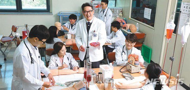 &nbsp; 바이오헬스 분야 컨소시엄 주관 대학인 단국대의 안전 수혈 강의. 단국대 제공