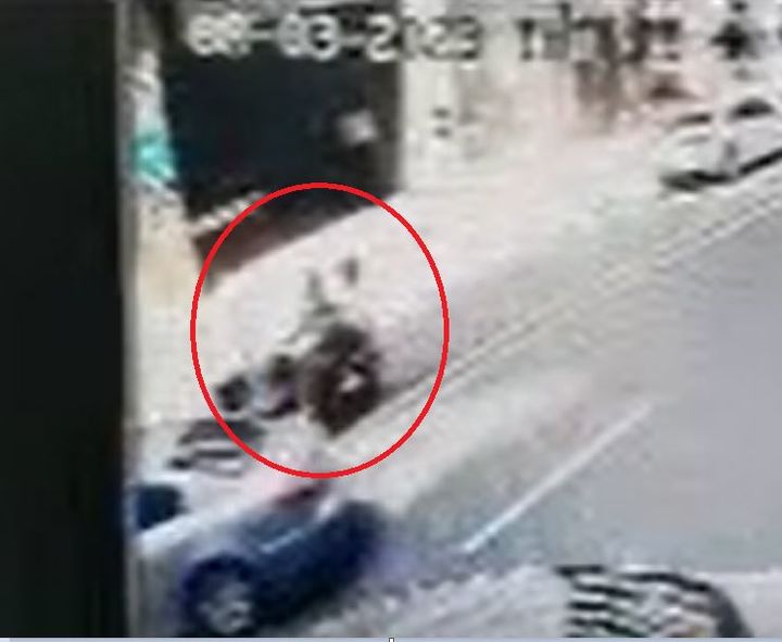 오토바이로 보험 사기 피해 차량으로 돌진하는 보험사기 일당. 사진=천안서북경찰서 제공 *재판매 및 DB 금지