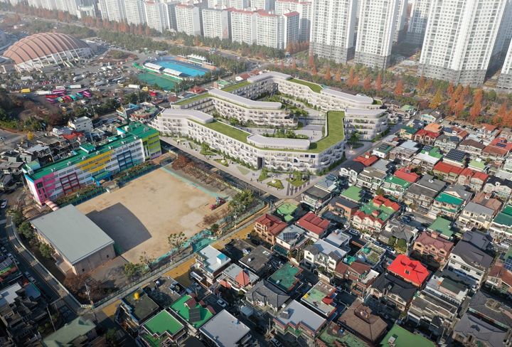 [창원=뉴시스] 강경국 기자 = 경남 창원시가 지난달 2일 발표한 지구단위계획 재정비안의 블록단위개발 조감도. (사진=창원시청 제공). 2023.12.06. photo@newsis.com *재판매 및 DB 금지