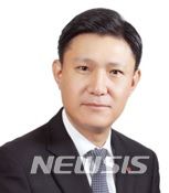 [서울=뉴시스]김홍철 세븐일레븐(법인명 코리아세븐) 신임 대표이사.2023.12.06.(사진=롯데 제공)photo@newsis.com