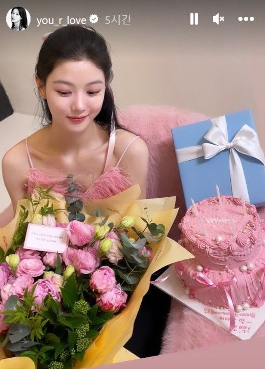 [서울=뉴시스] 김유정. (사진=김유정 인스타그램 캡처) 2023.12.06. photo@newsis.com *재판매 및 DB 금지