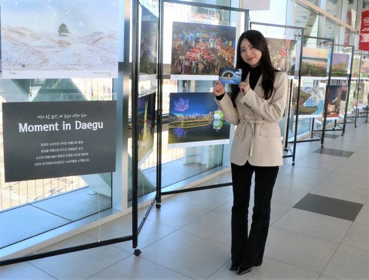 [대구=뉴시스] 대구 신세계백화점은 본관 5층 파미에타운 연결통로에서 2023년 '대구 관광 사진 공모전' 수장작을 전시한다. (사진 = 대구 신세계백화점 제공) 2023.12.06. photo@newsis.com *재판매 및 DB 금지