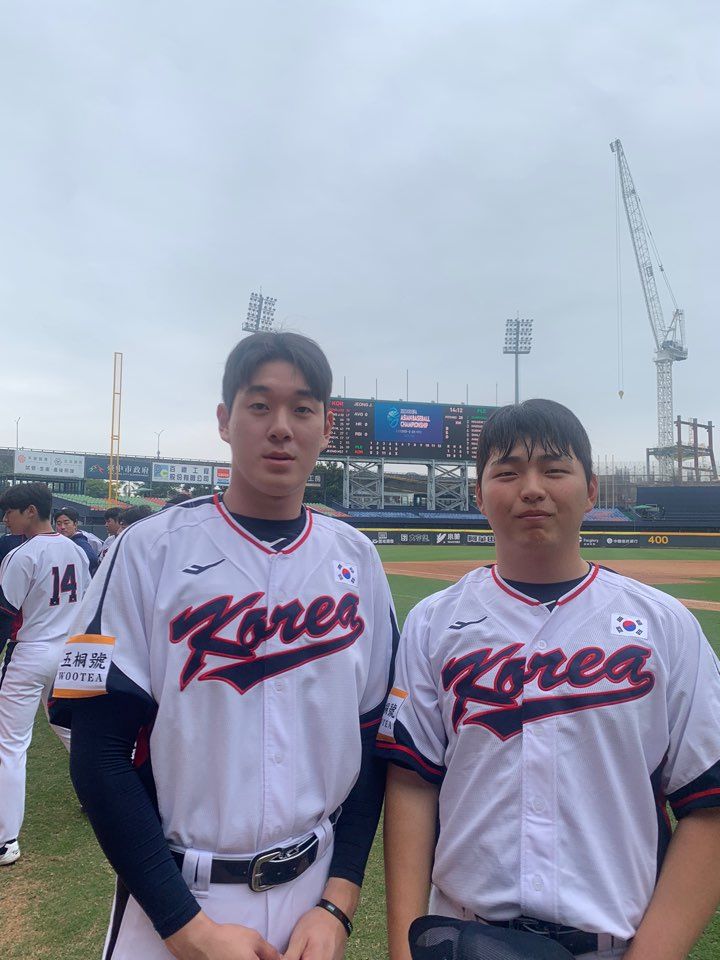 [서울=뉴시스] 정보명 감독이 이끄는 한국은 6일 대만 타이중 인터컨티넨탈 구장에서 열린 '제30회 아시아야구선수권대회' 팔레스타인과의 A조 예선 라운드 마지막 경기에서 19-1 5회 콜드게임 승리를 거뒀다. 2023.12.06. (사진=대한야구소프트볼협회 제공) *재판매 및 DB 금지